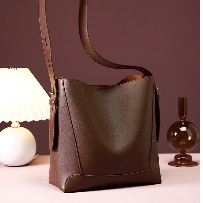 Niva Classic Bucket Bag – Coffee Leather