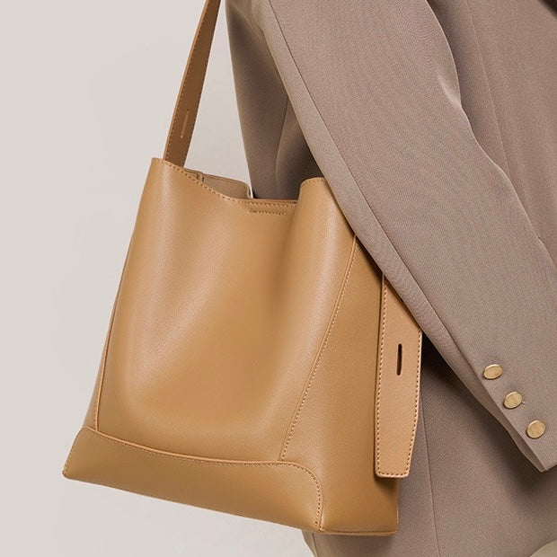 Niva Classic Bucket Bag – Khaki Leather