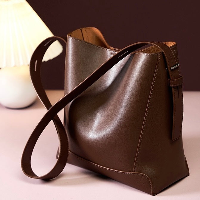 Niva Classic Bucket Bag – Coffee Leather
