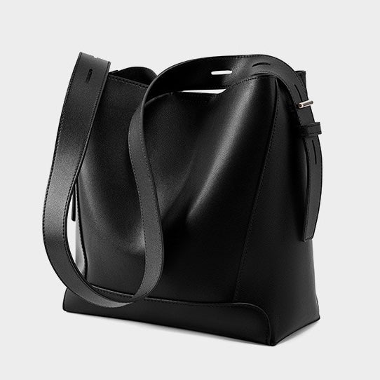 Niva Classic Bucket Bag – Black Leather